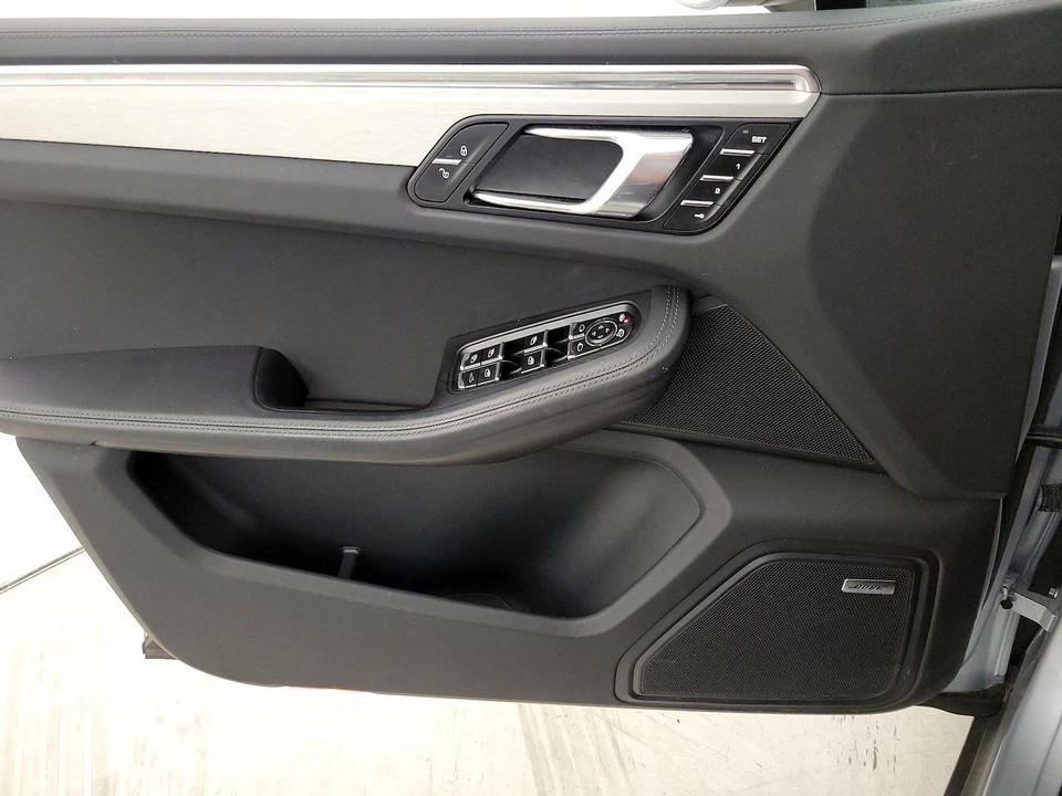2015 Porsche Macan S - Image 13 of 22