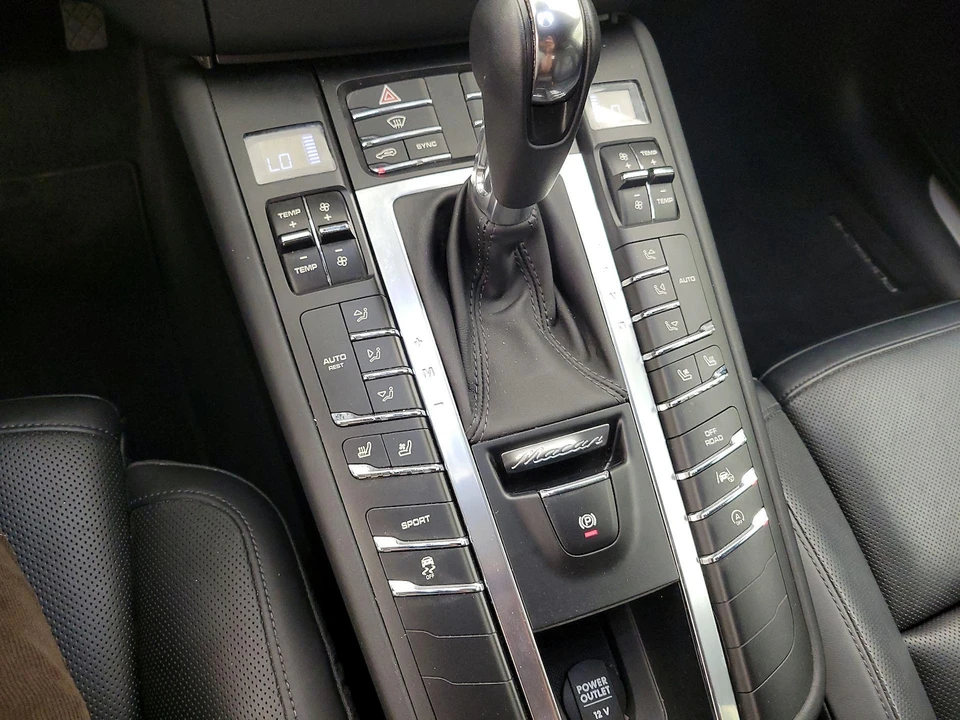 2015 Porsche Macan S - Image 15 of 22