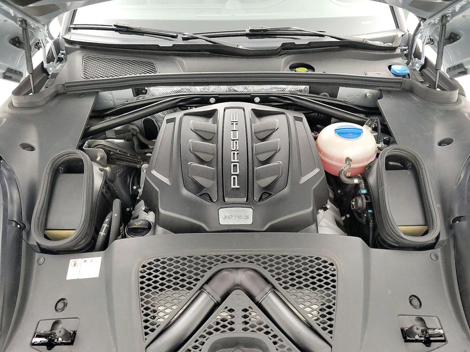 2015 Porsche Macan S - Image 18 of 22