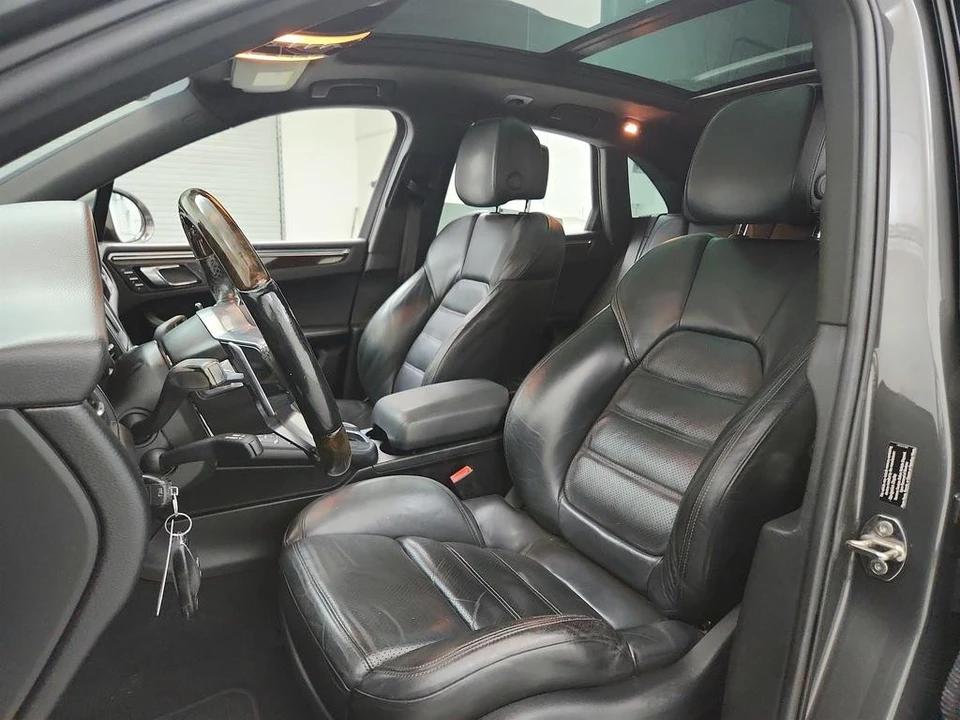 2015 Porsche Macan S - Image 15 of 21