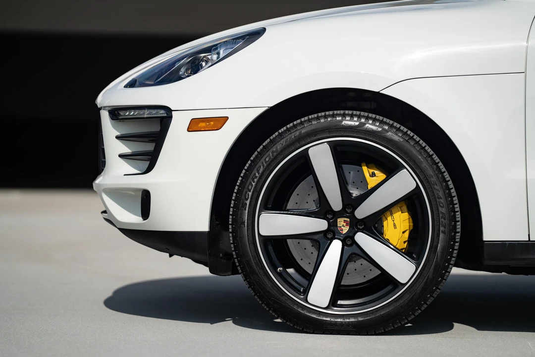 2015 Porsche Macan S - Image 16 of 31