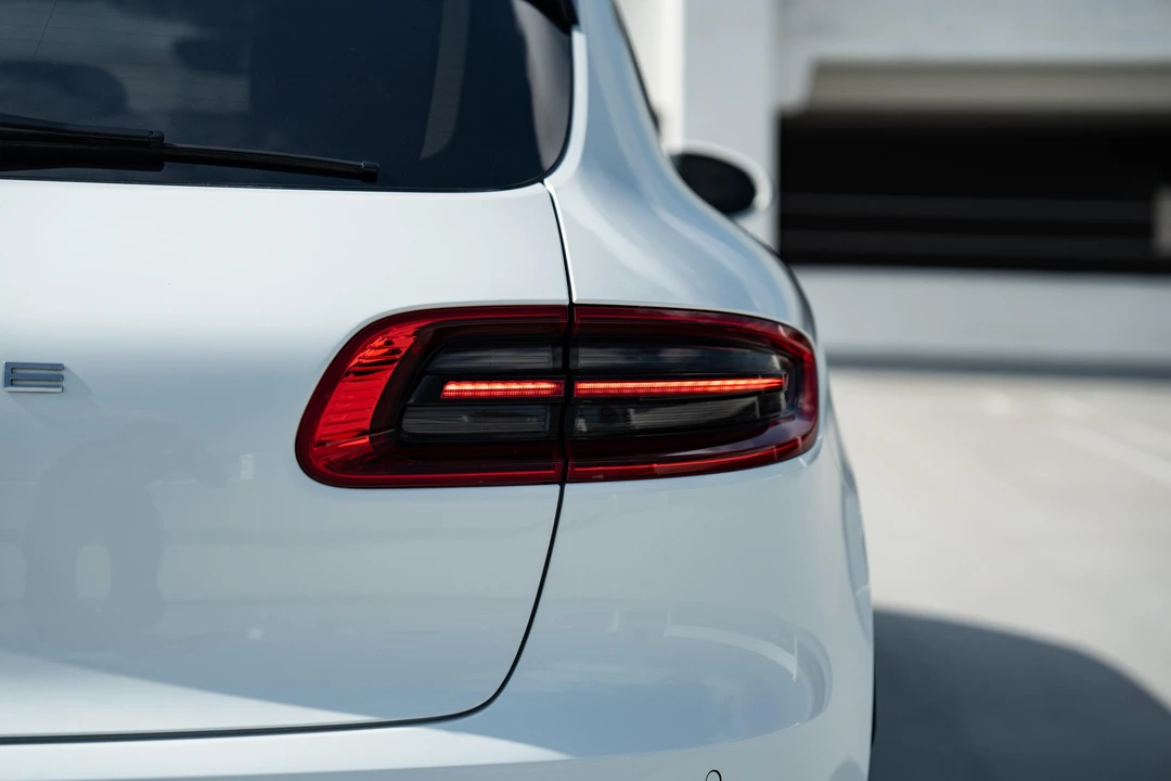 2015 Porsche Macan S - Image 13 of 31