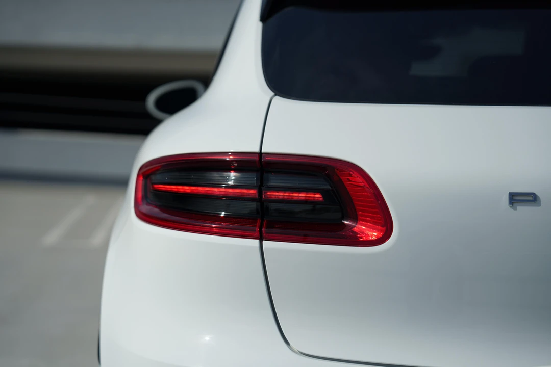 2015 Porsche Macan S - Image 11 of 31