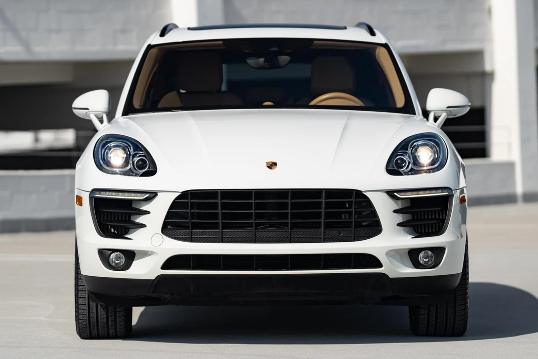 2015 Porsche Macan S - Image 2 of 31