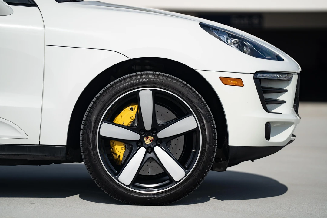 2015 Porsche Macan S - Image 17 of 31
