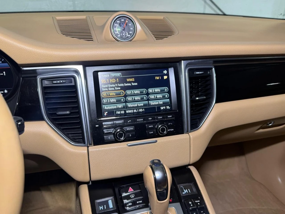 2015 Porsche Macan S - Image 15 of 21
