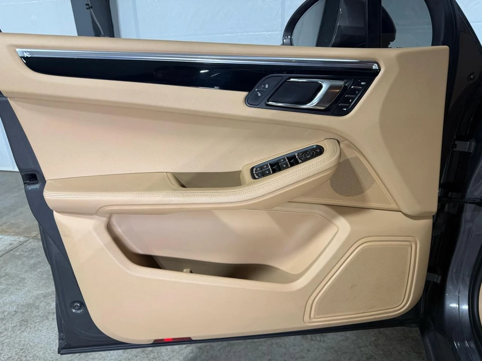 2015 Porsche Macan S - Image 12 of 21