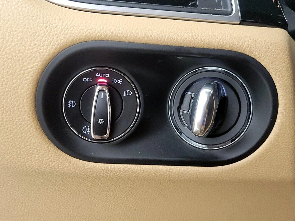 2015 Porsche Macan S - Image 14 of 28