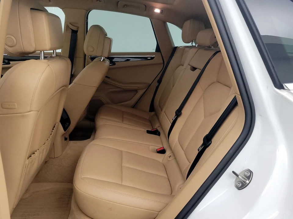 2015 Porsche Macan S - Image 22 of 28
