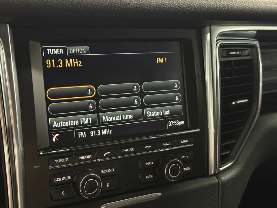 2015 Porsche Macan S - Image 14 of 22