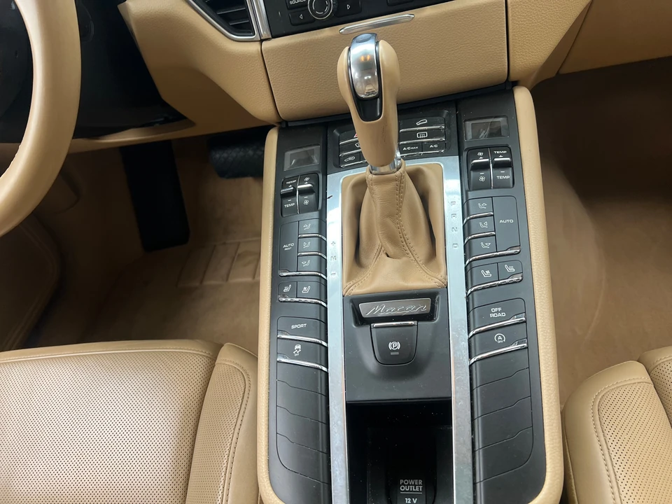 2015 Porsche Macan S - Image 9 of 21