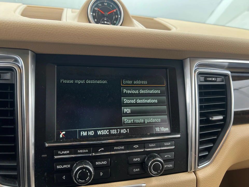 2015 Porsche Macan S - Image 15 of 21
