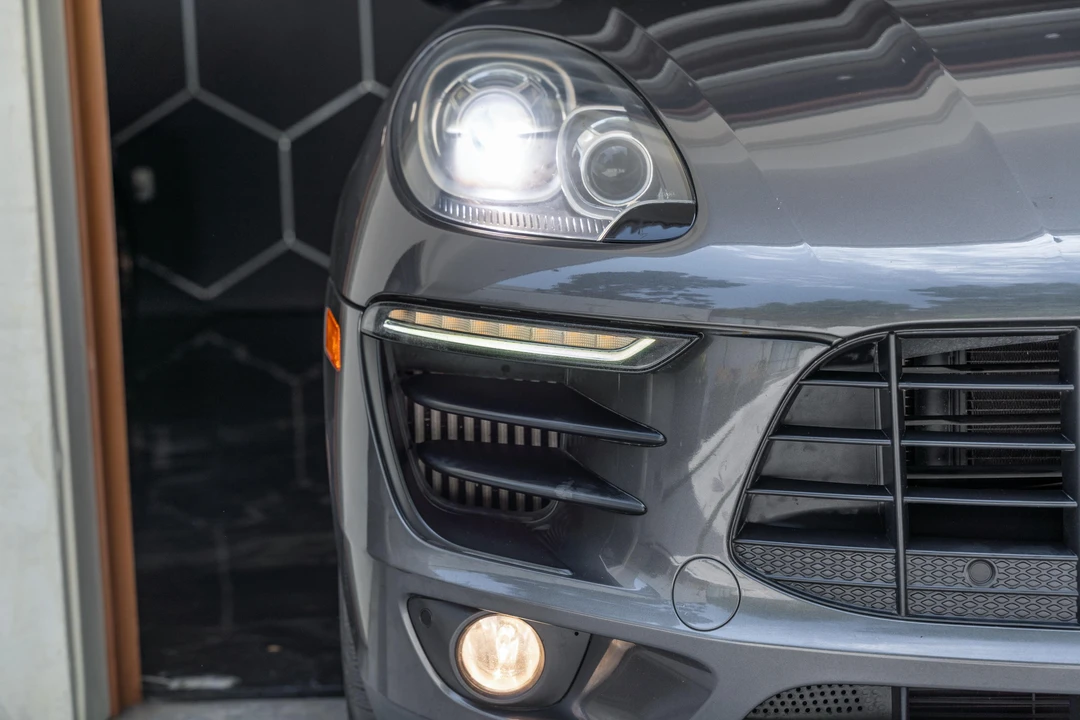 2015 Porsche Macan S - Image 13 of 31