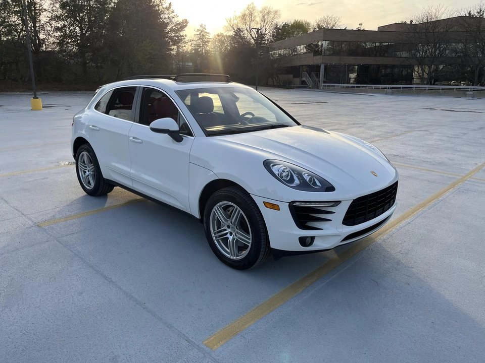 2015 Porsche Macan S - Image 19 of 31