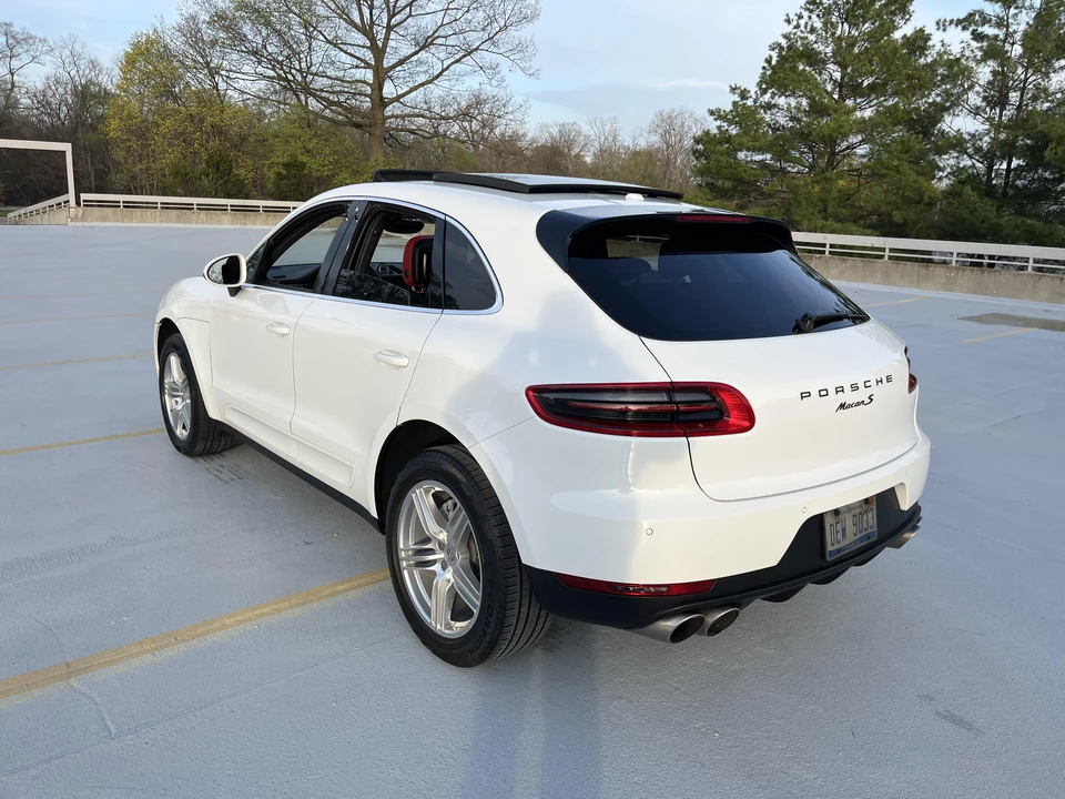 2015 Porsche Macan S - Image 13 of 31