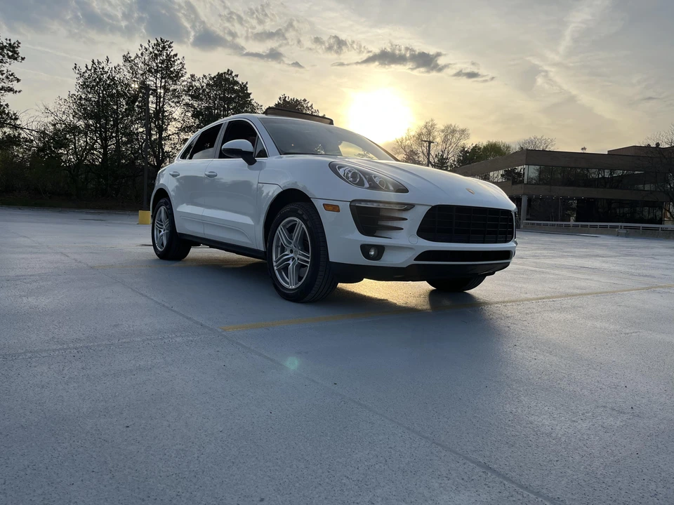 2015 Porsche Macan S - Image 18 of 31