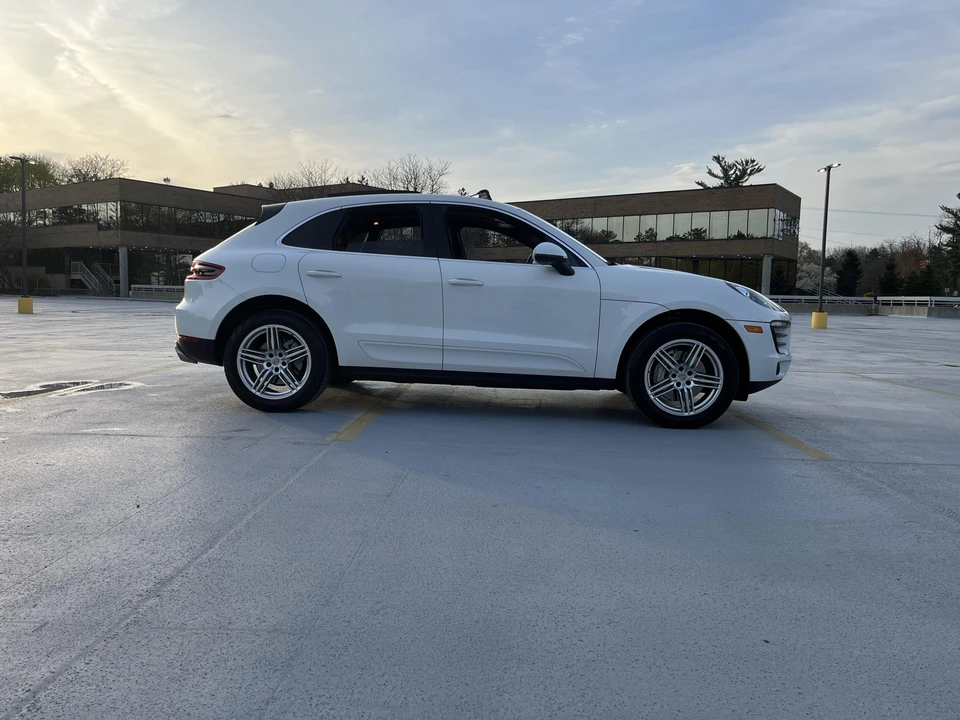 2015 Porsche Macan S - Image 15 of 31