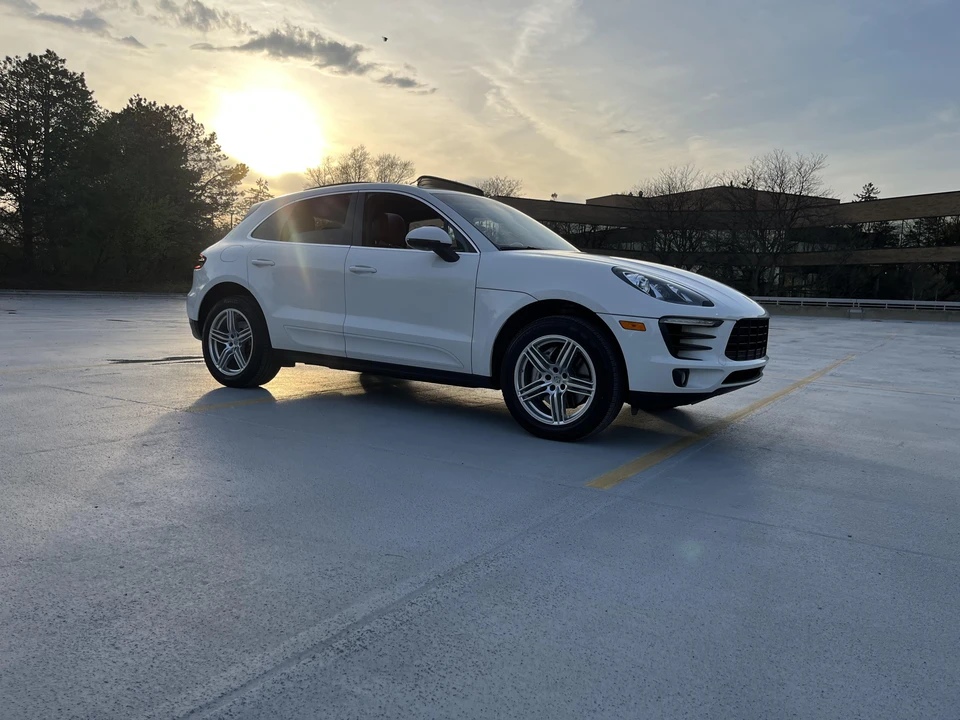 2015 Porsche Macan S - Image 17 of 31