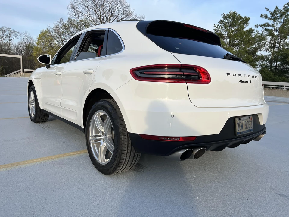 2015 Porsche Macan S - Image 12 of 31