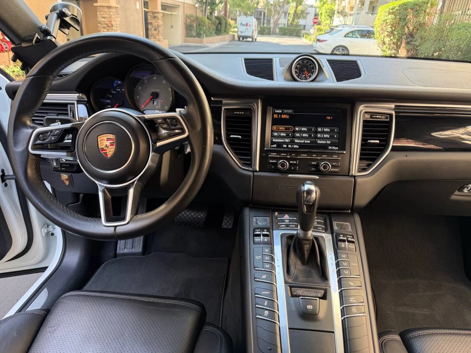 2015 Porsche Macan S - Image 7 of 18