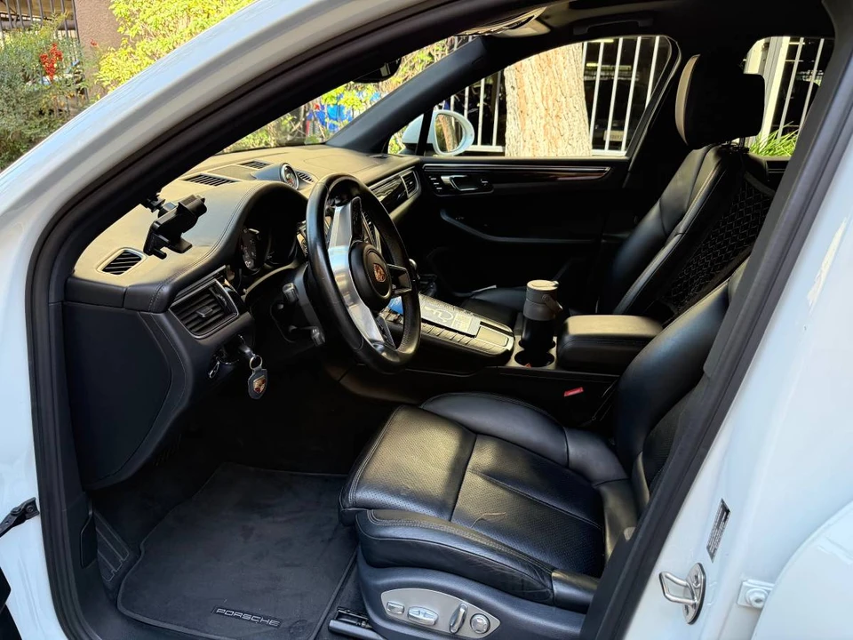2015 Porsche Macan S - Image 9 of 18