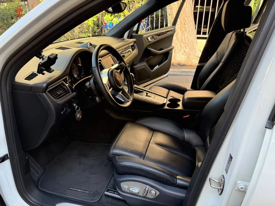 2015 Porsche Macan S - Image 10 of 18