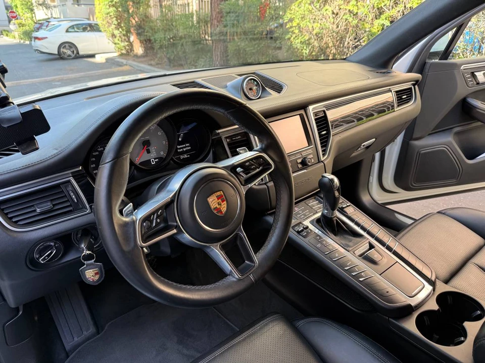 2015 Porsche Macan S - Image 8 of 18