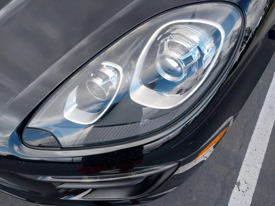 2015 Porsche Macan S - Image 18 of 31