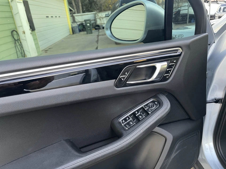 2015 Porsche Macan S - Image 16 of 19