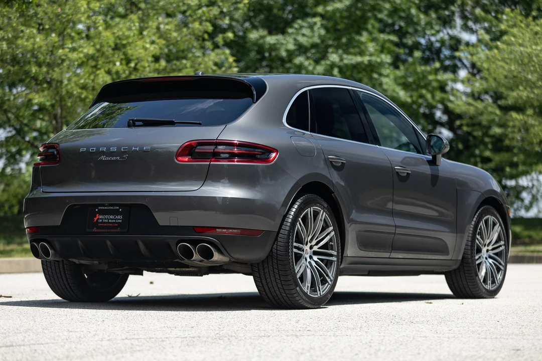 2015 Porsche Macan S - Image 18 of 31