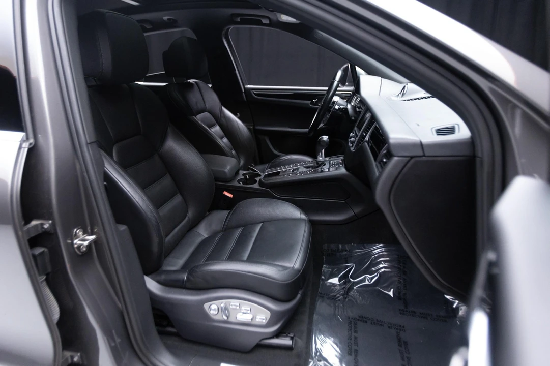 2015 Porsche Macan S - Image 13 of 21