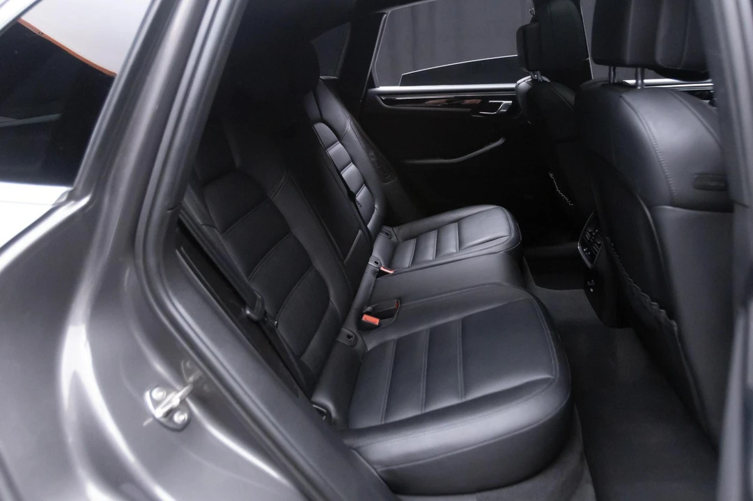 2015 Porsche Macan S - Image 8 of 21