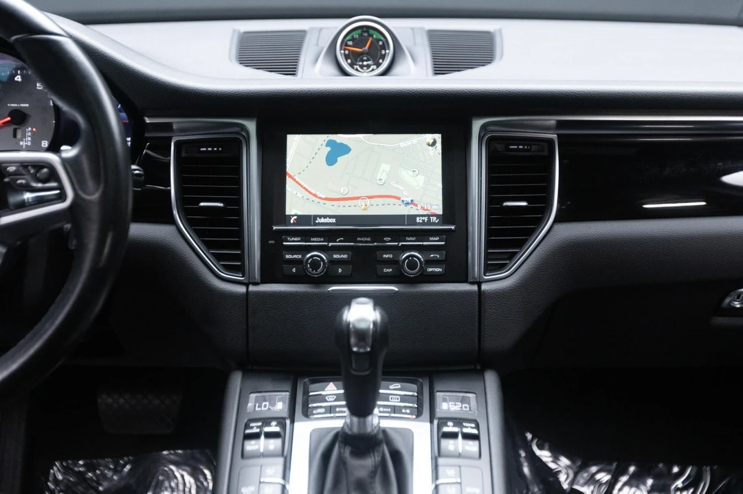 2015 Porsche Macan S - Image 17 of 21
