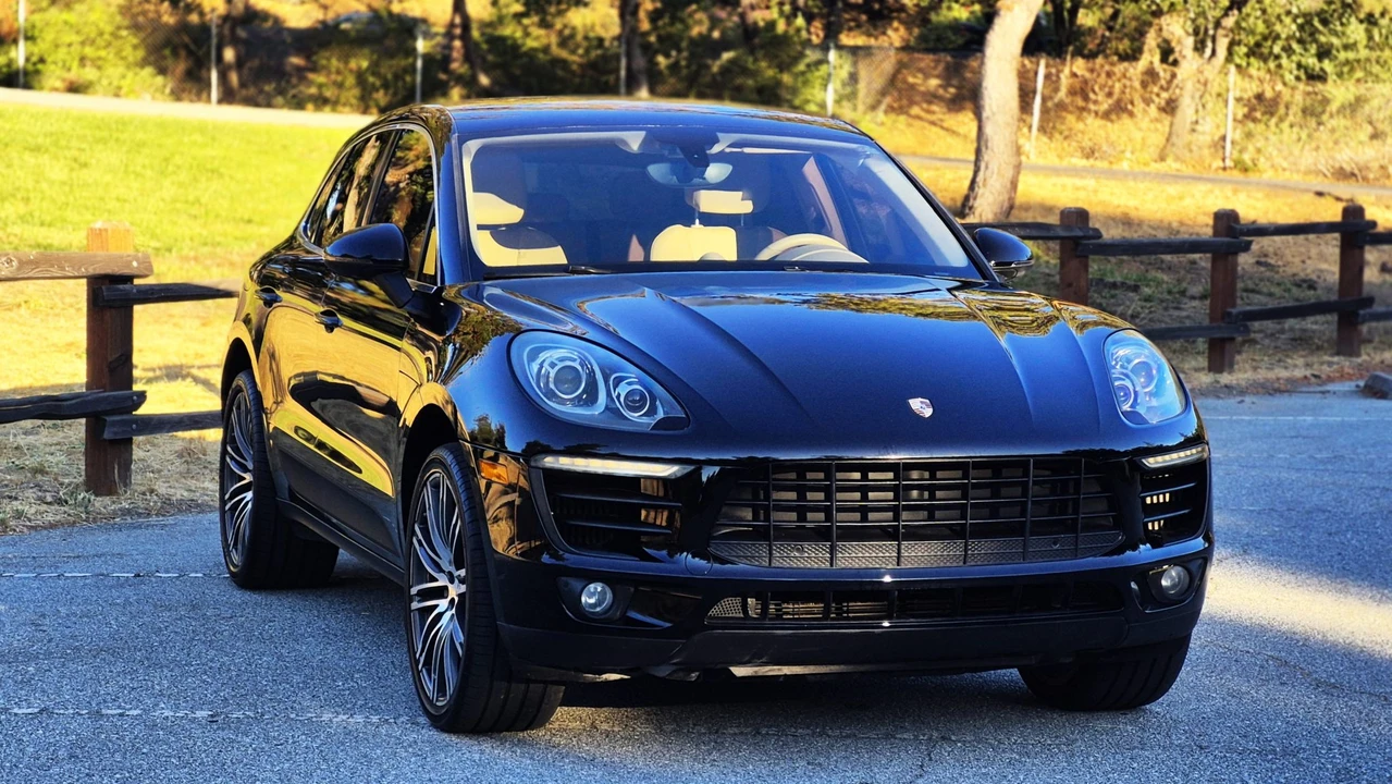 2015 Porsche Macan S - Image 16 of 31