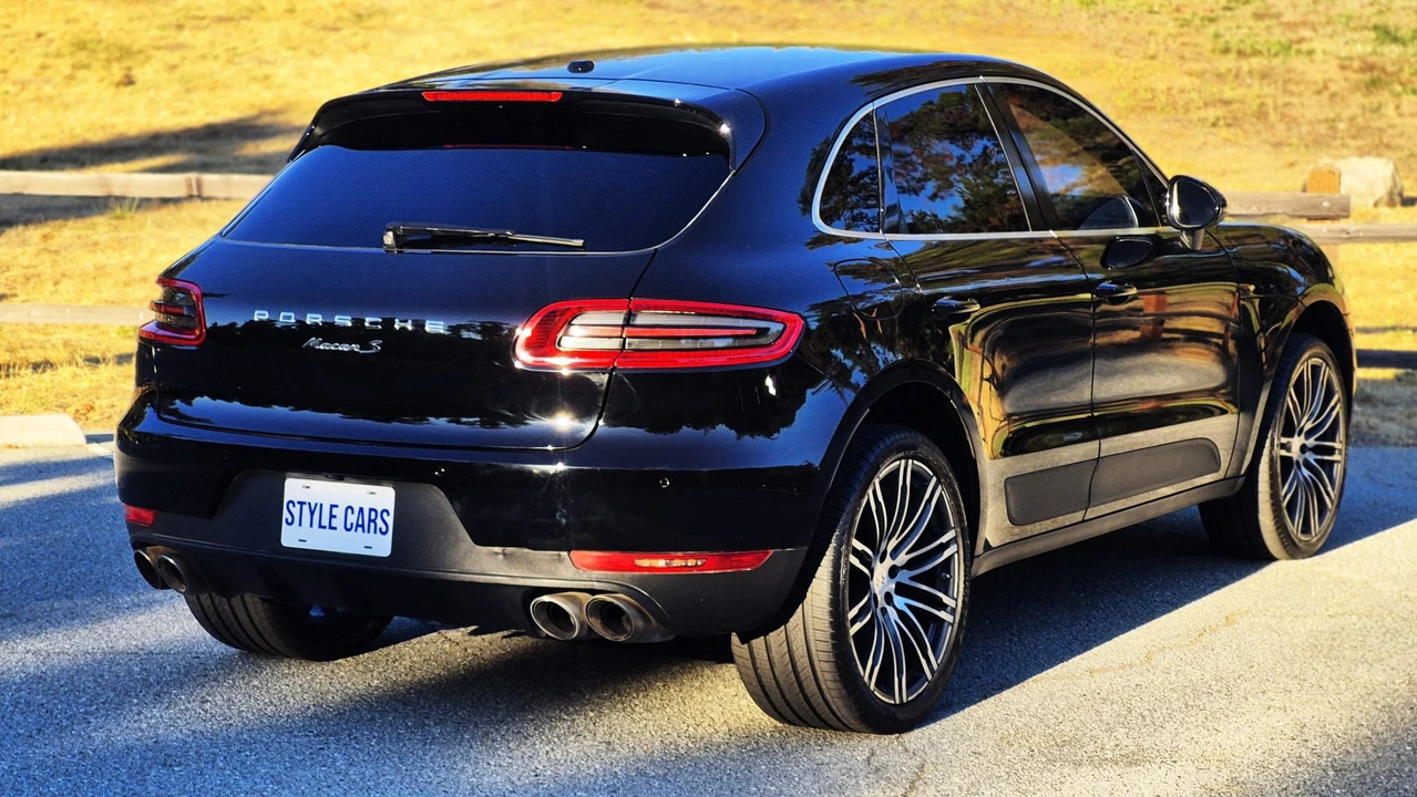 2015 Porsche Macan S - Image 25 of 31