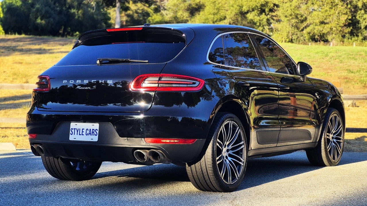 2015 Porsche Macan S - Image 26 of 31