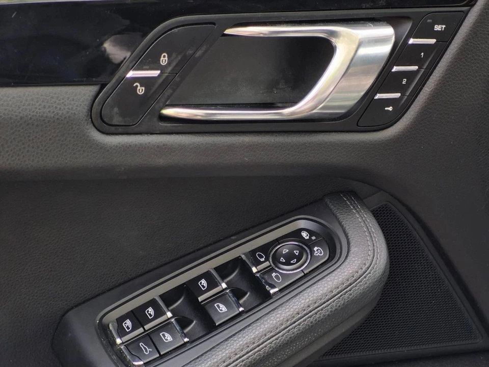 2015 Porsche Macan S - Image 3 of 5