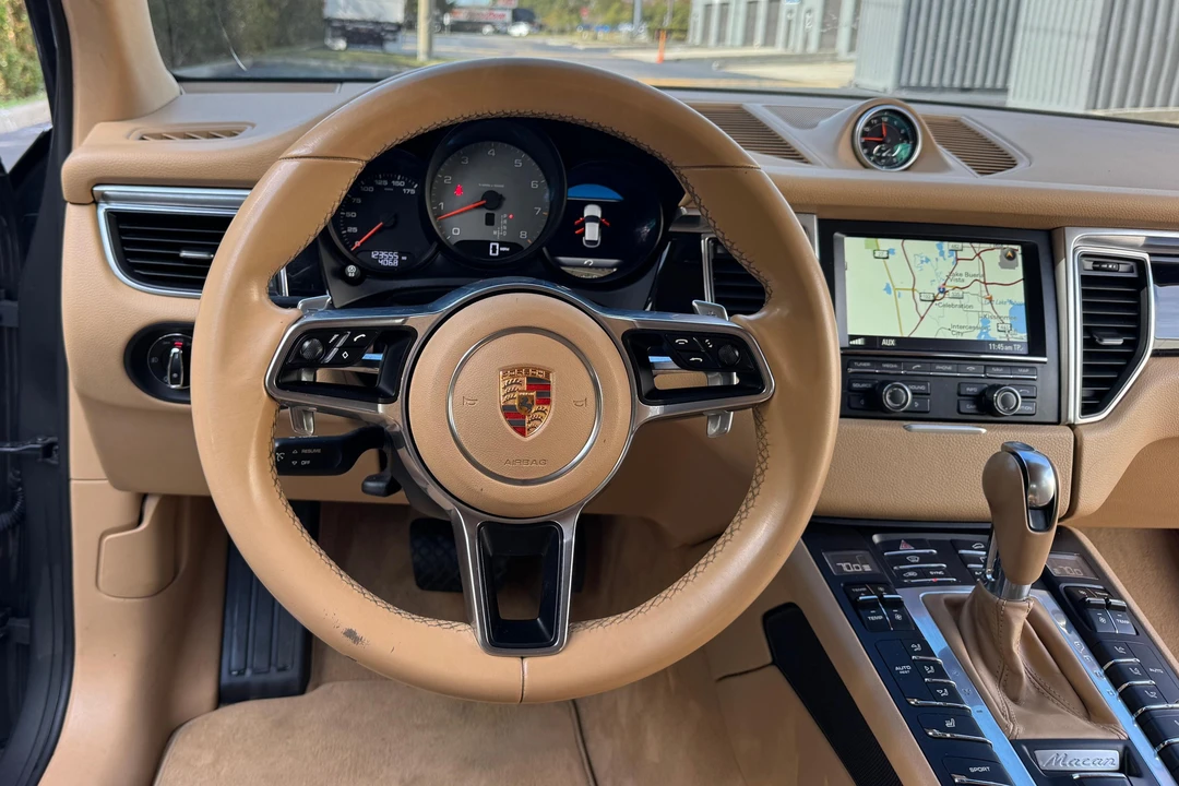 2015 Porsche Macan S - Image 23 of 31