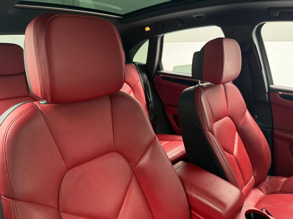 2015 Porsche Macan S - Image 2 of 31