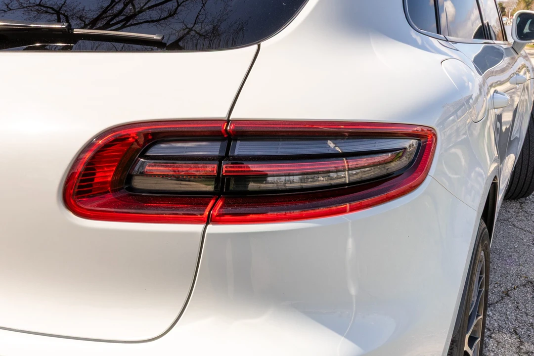 2015 Porsche Macan S - Image 25 of 31