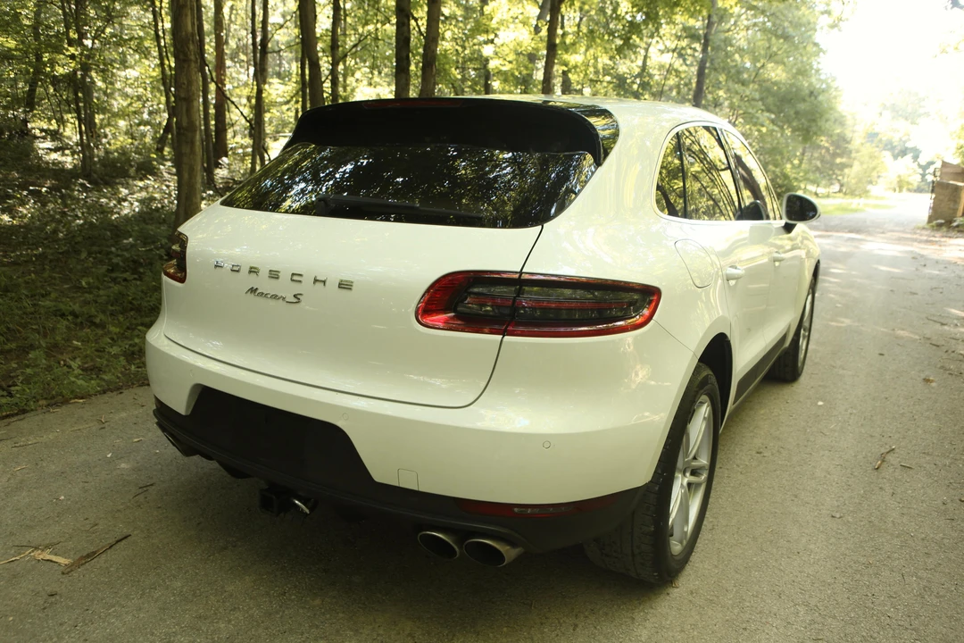 2015 Porsche Macan S - Image 18 of 31