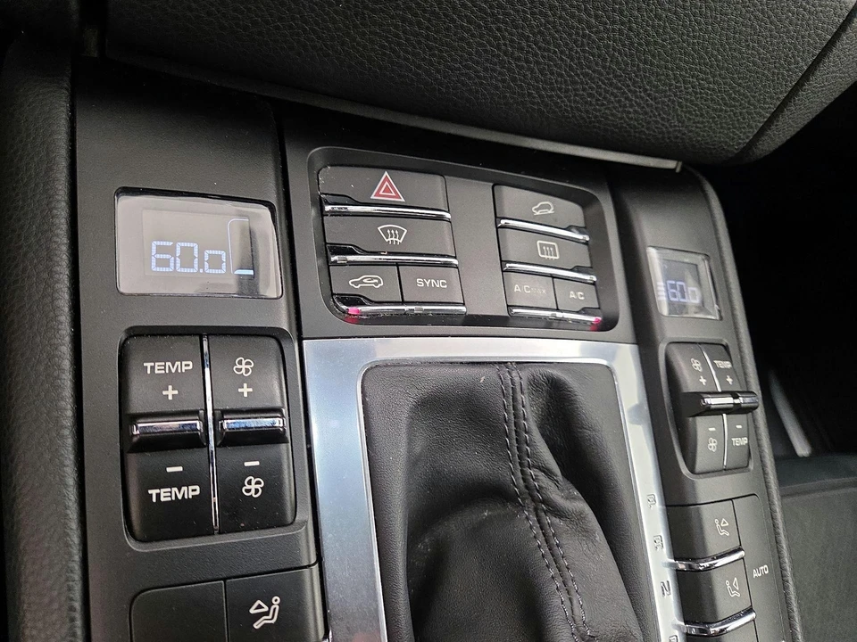 2015 Porsche Macan S - Image 17 of 25