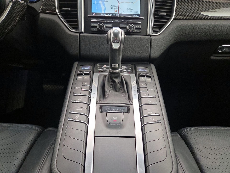 2015 Porsche Macan S - Image 18 of 25