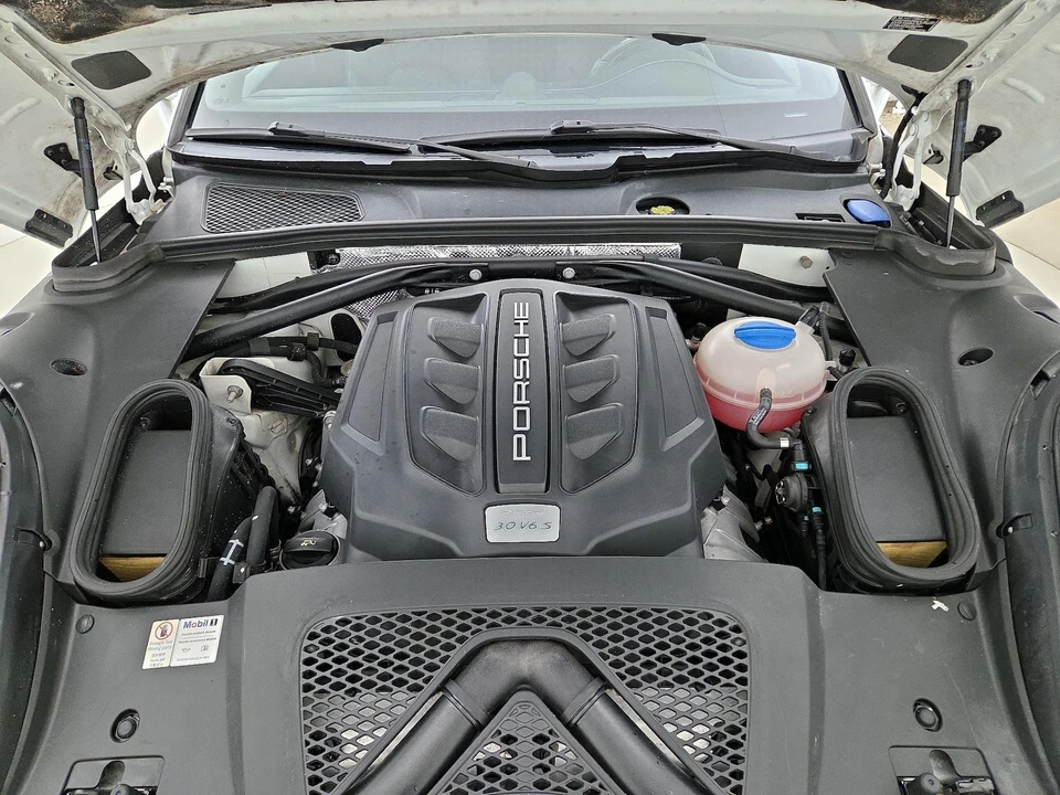 2015 Porsche Macan S - Image 21 of 25