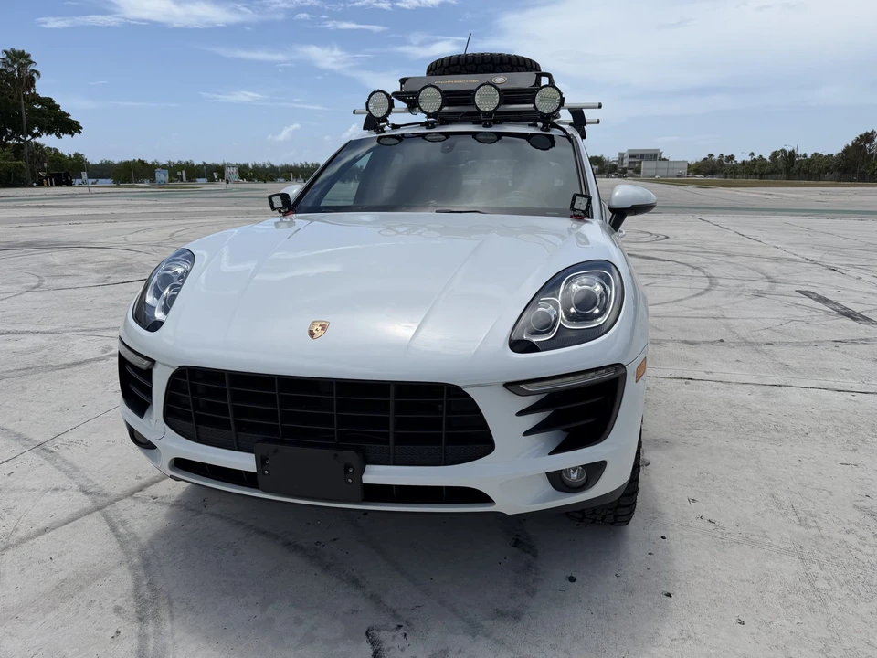 2015 Porsche Macan S - Image 2 of 31