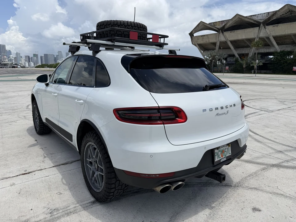 2015 Porsche Macan S - Image 16 of 31