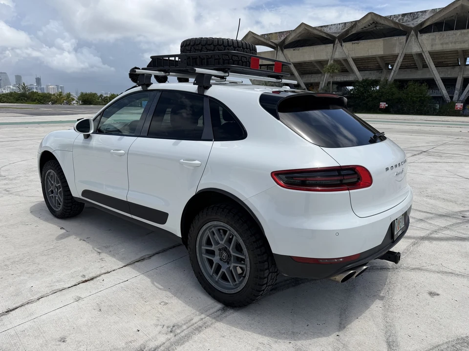 2015 Porsche Macan S - Image 15 of 31