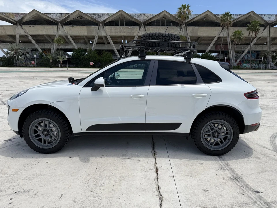 2015 Porsche Macan S - Image 12 of 31