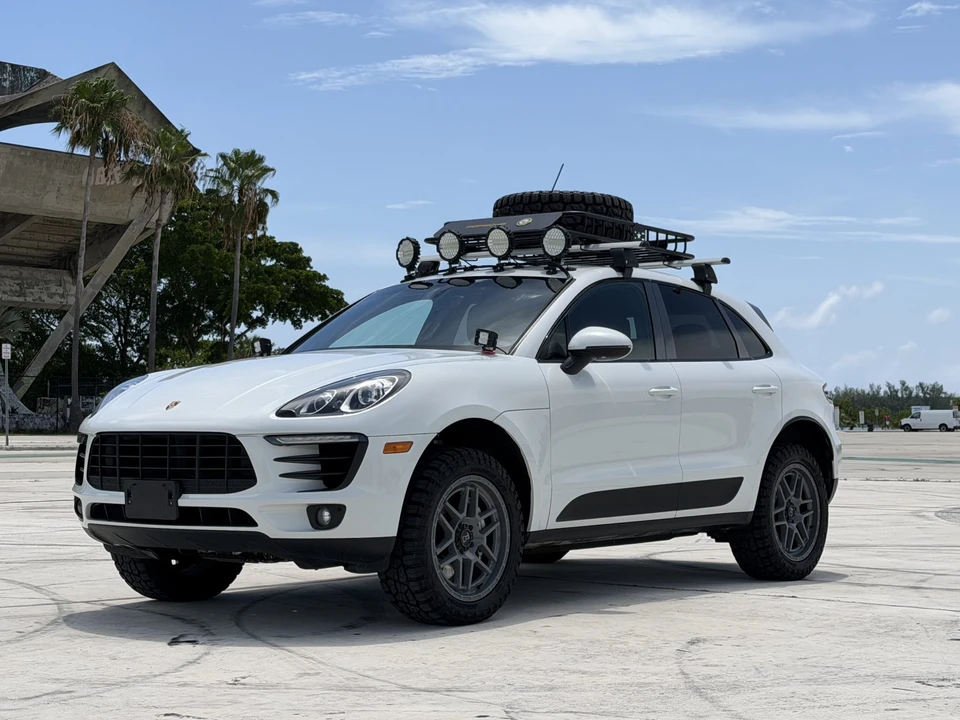 2015 Porsche Macan S - Image 8 of 31