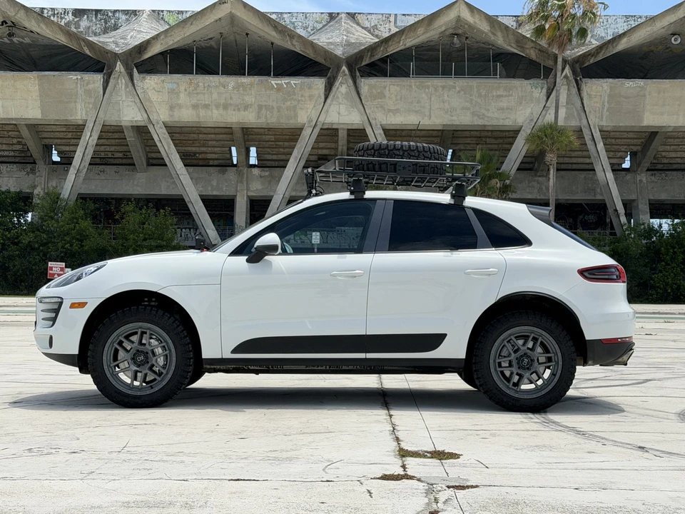 2015 Porsche Macan S - Image 10 of 31